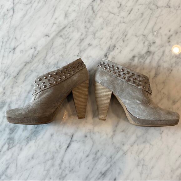 Kenneth Cole Reaction Women's Gray Suede Metal Studded Booties Size 9 Retro 90's - Picture 4 of 8